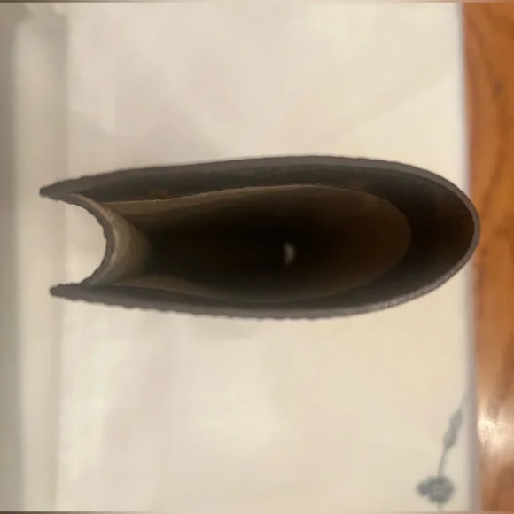 Louis Vuitton Soft Sunglasses Case - Picture 3 of 12